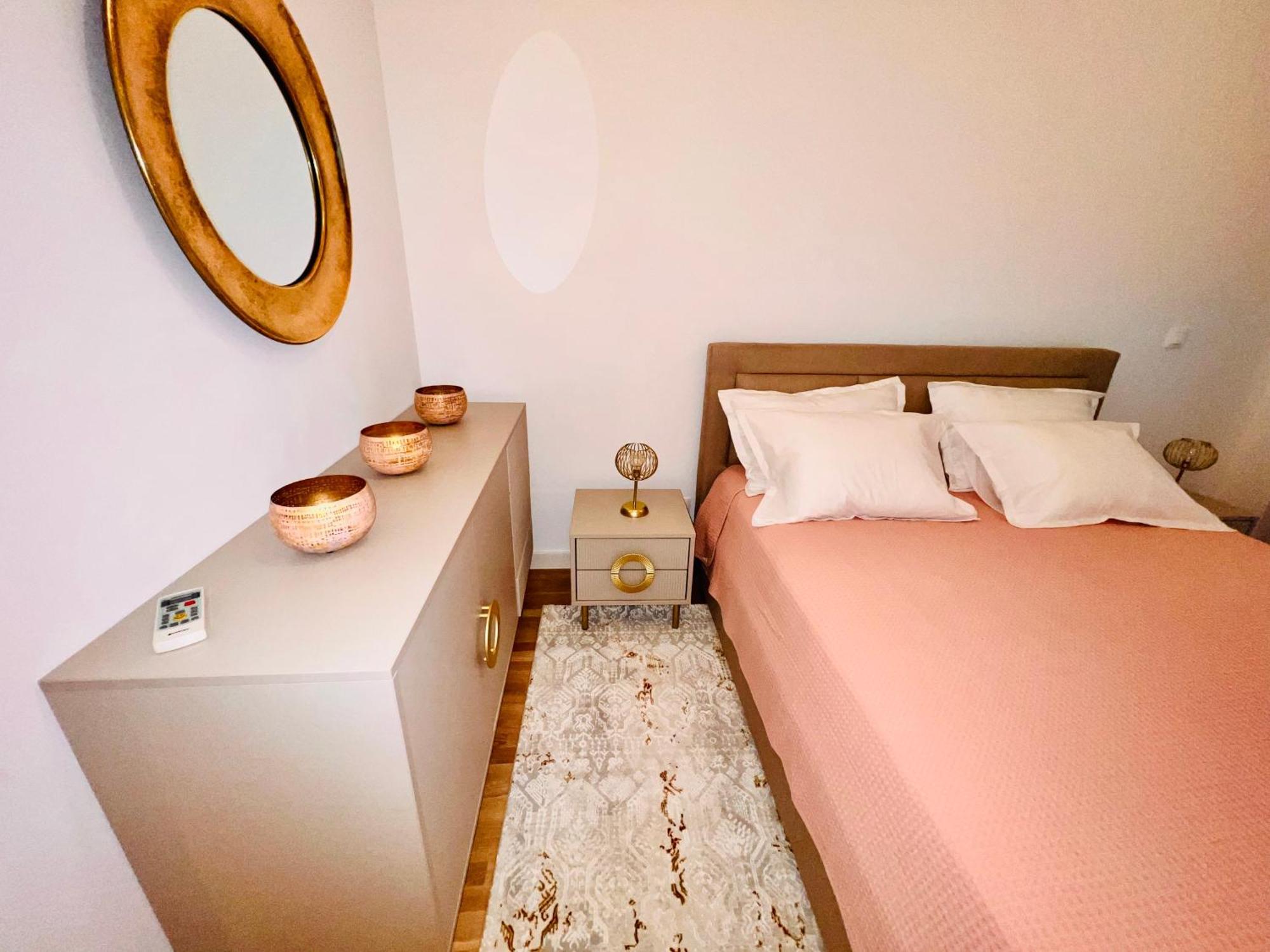 Cosy Stay Bukarest Exterior foto